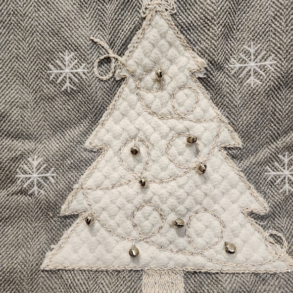 Max Studio gray Christmas Runner table cloth runner - Picture 7 of 11